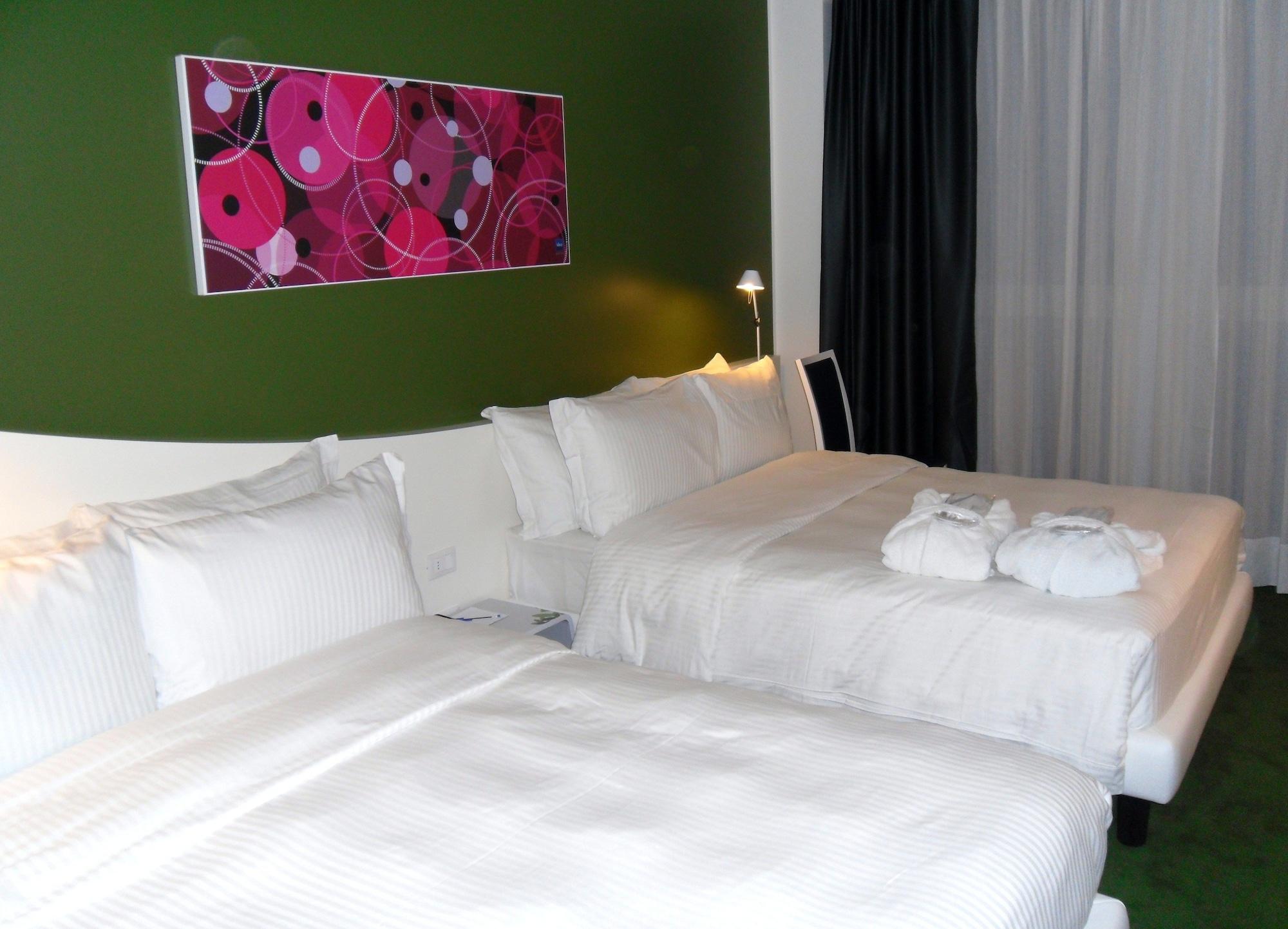 Idea Hotel Milano Malpensa Airport Case Nuove  Eksteriør billede A green bedroom