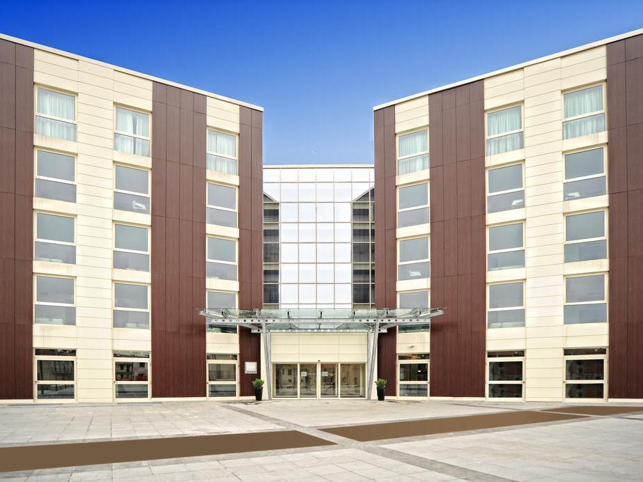 Idea Hotel Milano Malpensa Airport Case Nuove  Eksteriør billede The building of the University of York