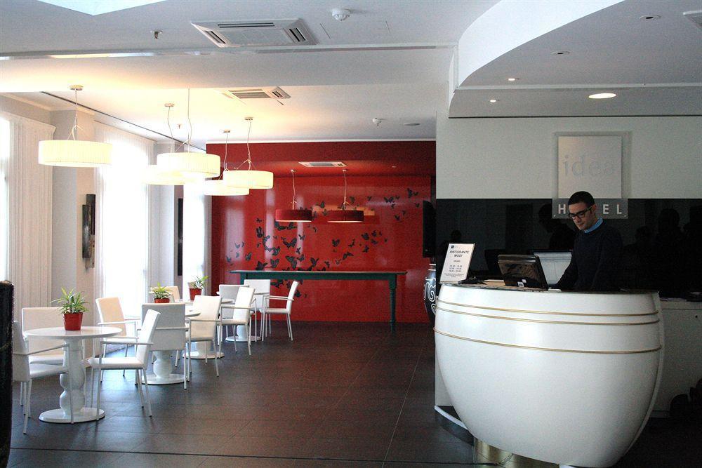 Idea Hotel Milano Malpensa Airport Case Nuove  Eksteriør billede Reception desk of a hotel
