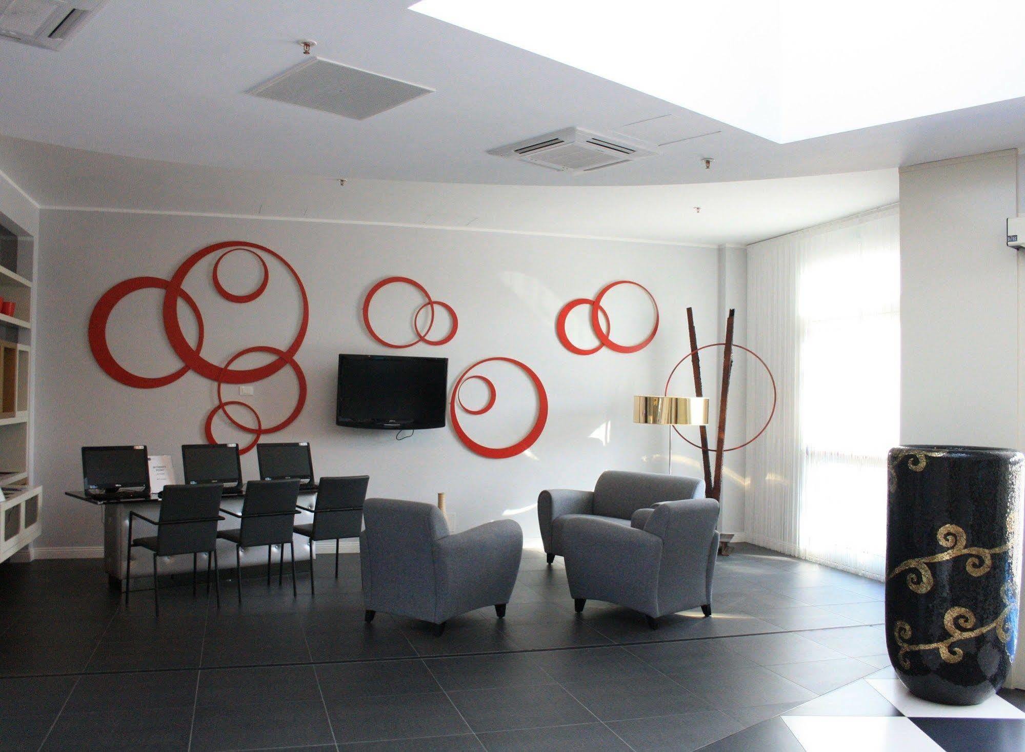 Idea Hotel Milano Malpensa Airport Case Nuove  Eksteriør billede The reception area of the hotel